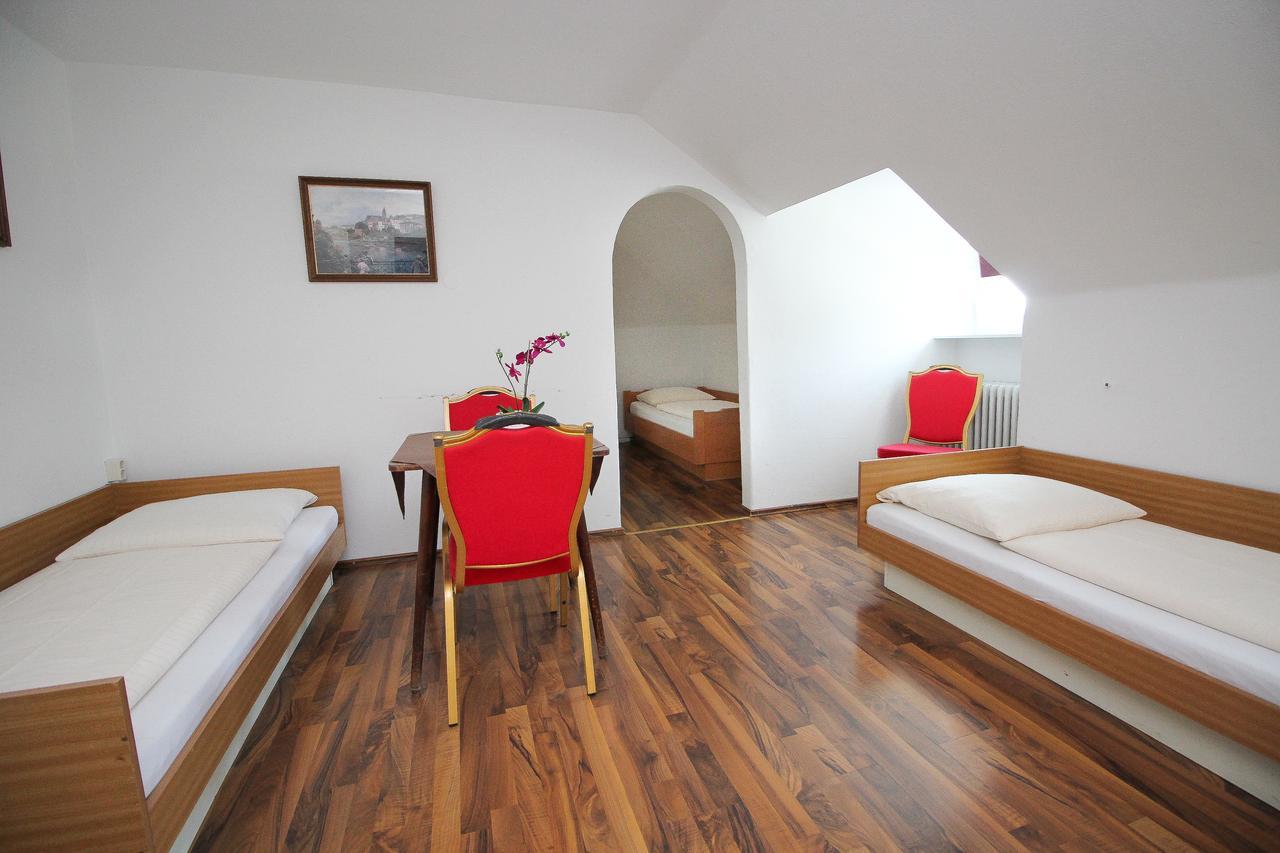 Hotel Olympia Мюнхен Экстерьер фото