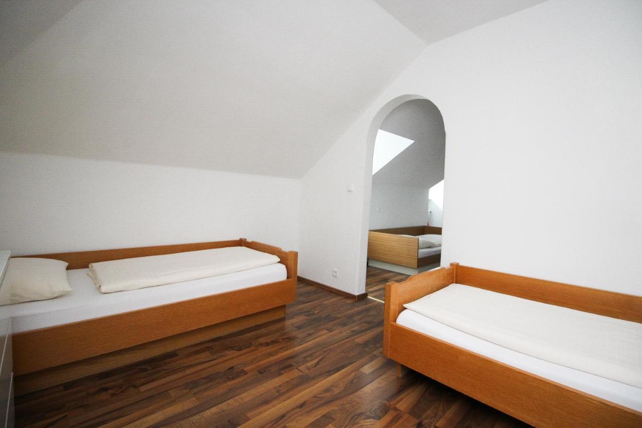 Hotel Olympia Мюнхен Экстерьер фото